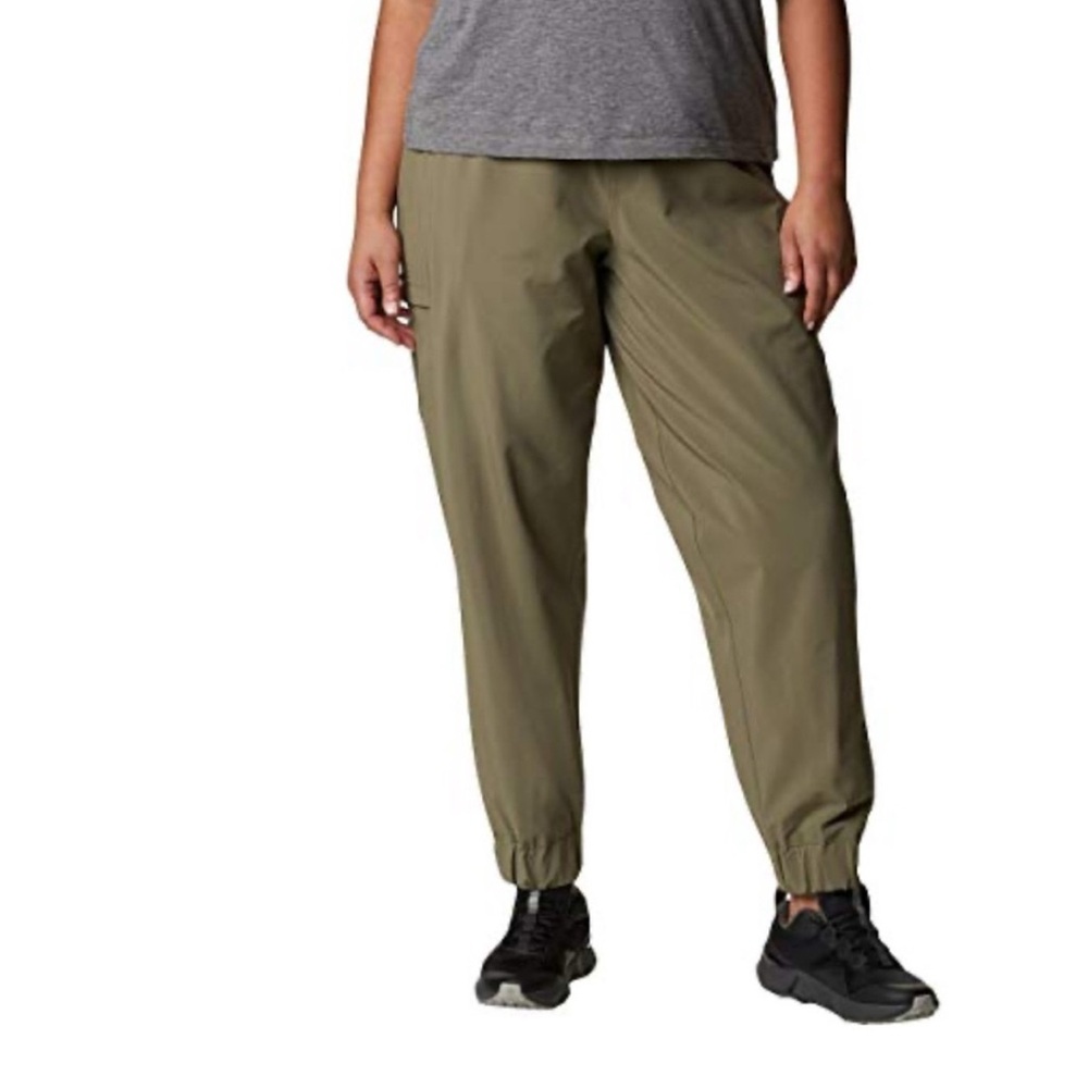 Columbia Women’s Cargo Joggers